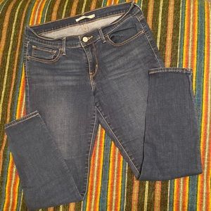 Levi’s cropped 710s